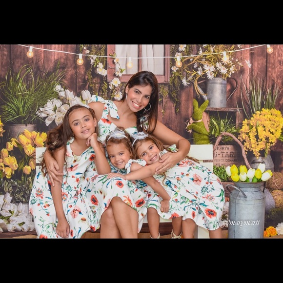 Meet your Posher, Azalia - Picture 3 of 5